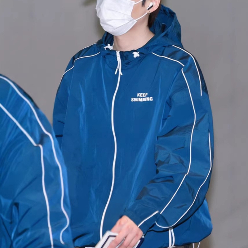 Windbreaker Anime Merchandise - جاكيت واقٍ من الرياح بسحاب وقبعة