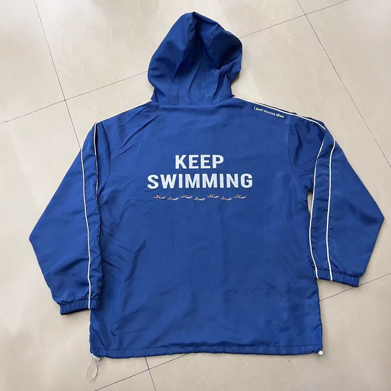 جاكيت واقٍ من الرياح بسحاب وقب - مراجعة Windbreaker Anime Merchandise وسعره